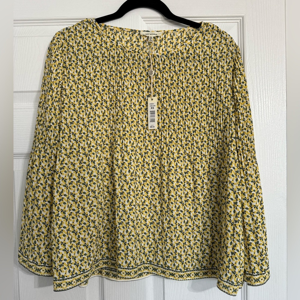 Max studio, Bell sleeve blouse new with tags size XS